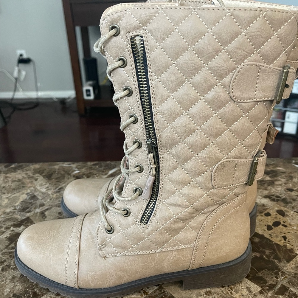 Boots Tan- Size 8